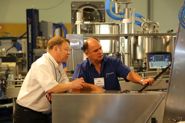 Daily-live-demonstrations-and-visitor-interaction-at-Propak-Cape-2014.jpg